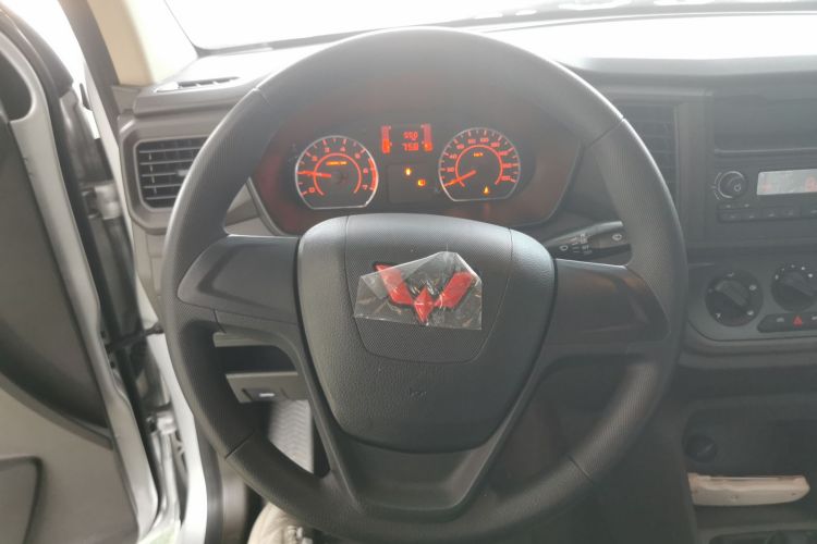 五菱汽车 五菱宏光V 2022款 1.5L劲取版电动助力LAR中控内饰13