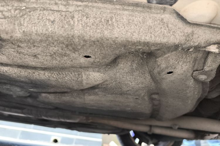 奔驰E级 2015款 改款 E 260 L 运动型局部细节9003