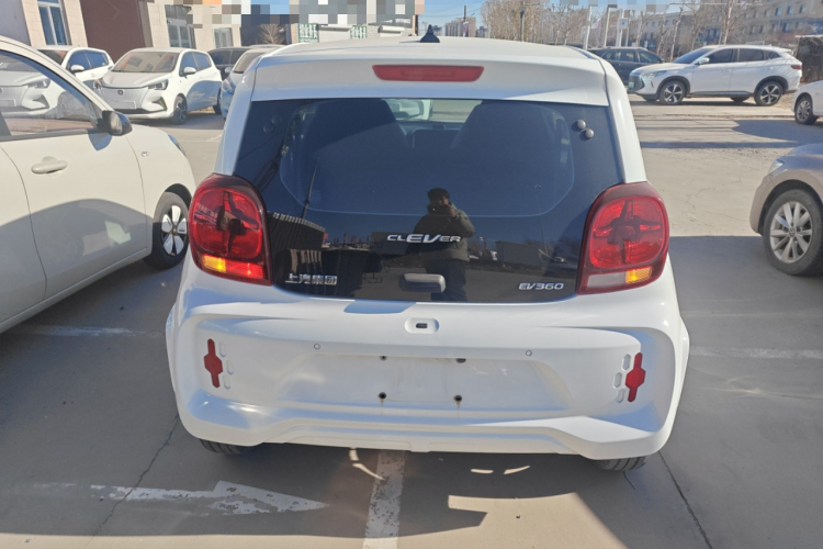 荣威 科莱威CLEVER 2022款 311km元气啵啵版车身外观6