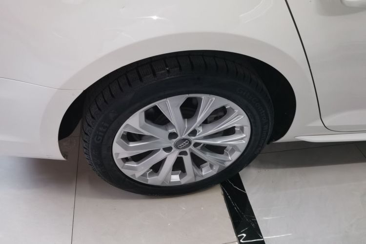 奥迪A4L 2019款 40 TFSI 进取型 国VI车身外观6008