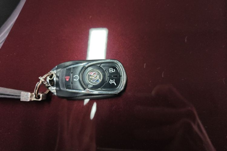 别克 昂科旗 2020款 28T 四驱Avenir艾维亚中控内饰7001