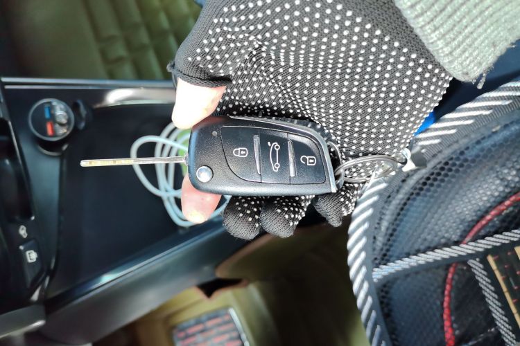 丰田 威驰 2014款 1.3L 手动型尚版中控内饰11