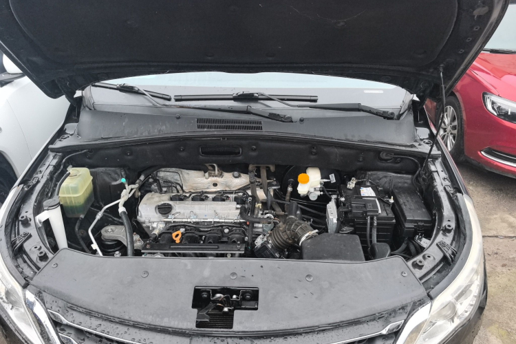 宝骏560 2016款 1.8L iAMT豪华型机舱底盘24