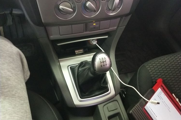 福特 福克斯 2013款 两厢经典 1.8L 手动基本型中控内饰18