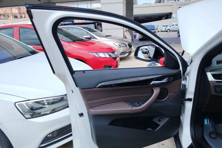 宝马X2 2020款 sDrive25i 领先型M越野套装中控内饰47