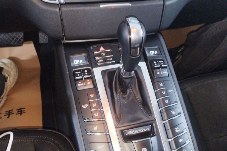 保时捷 2017款  Macan 2.0T中控内饰18