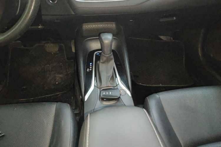 丰田 雷凌 2021款 185T CVT豪华版局部细节18