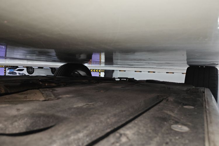 宝马2系(进口) 2018款 220i 敞篷轿跑车 运动设计套装局部细节9002