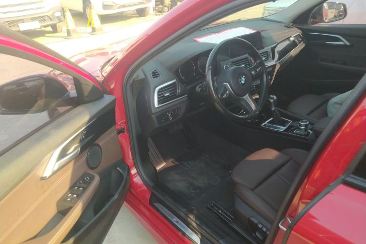 宝马1系 2019款 118i M运动套装中控内饰7003