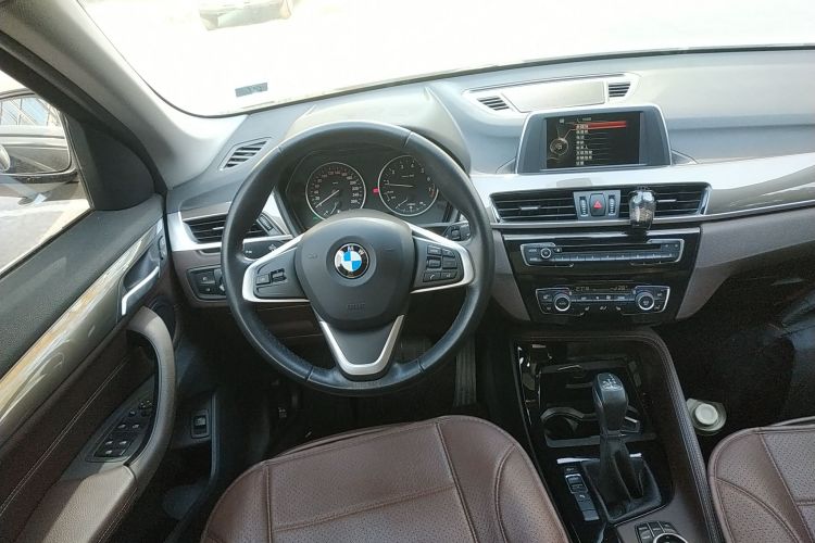 宝马X1 2016款 sDrive20Li 豪华型中控内饰13