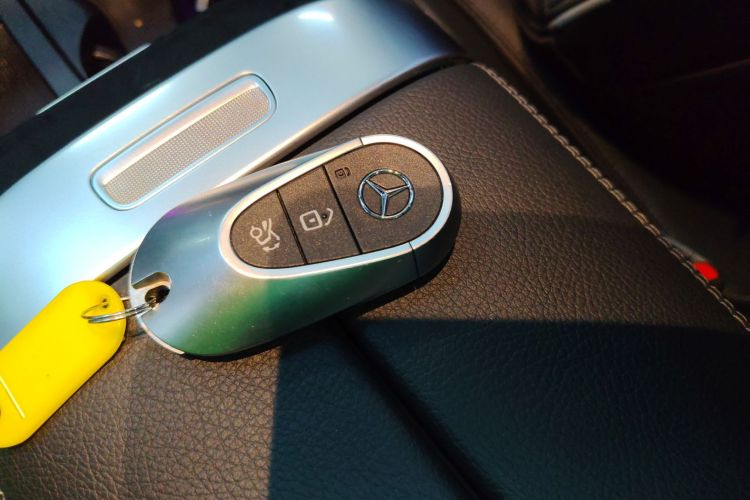 奔驰C级 2023款 改款二 C 260 L 运动版中控内饰11