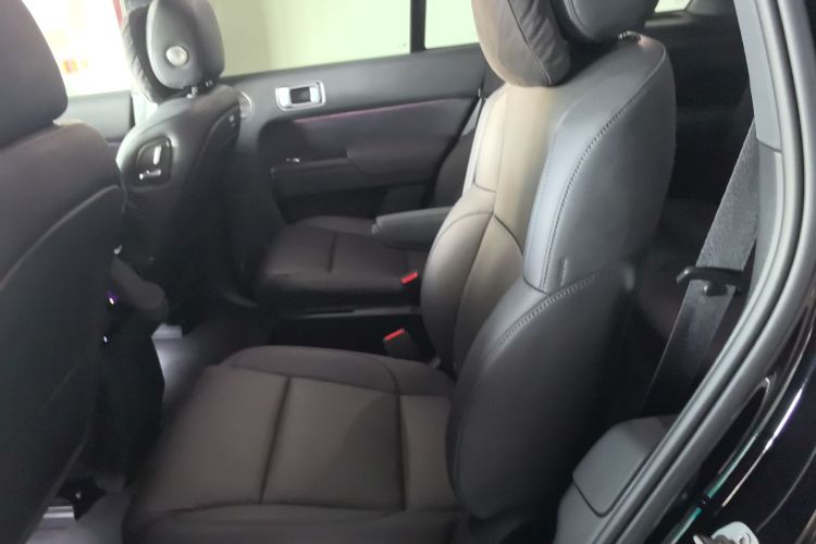 理想汽车 理想L8 2024款 Max中控内饰21