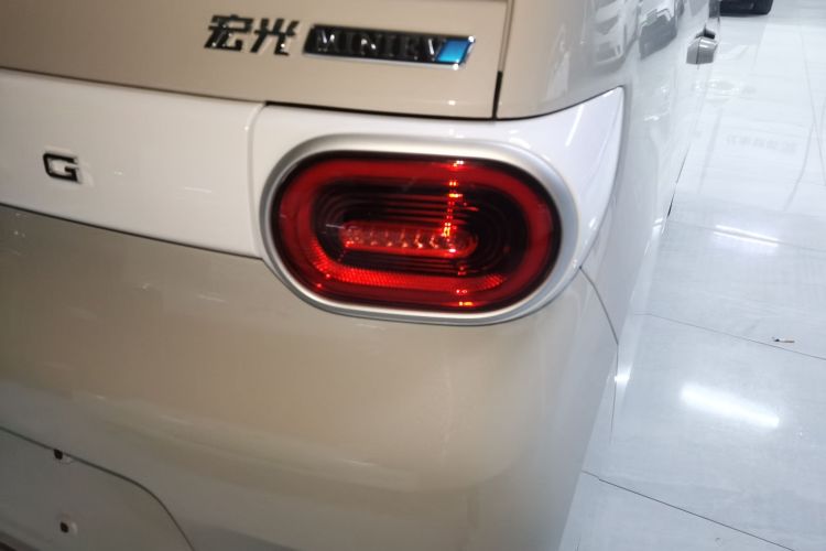 五菱汽车 宏光MINIEV 2024款 第三代 215km 青春版车身外观9