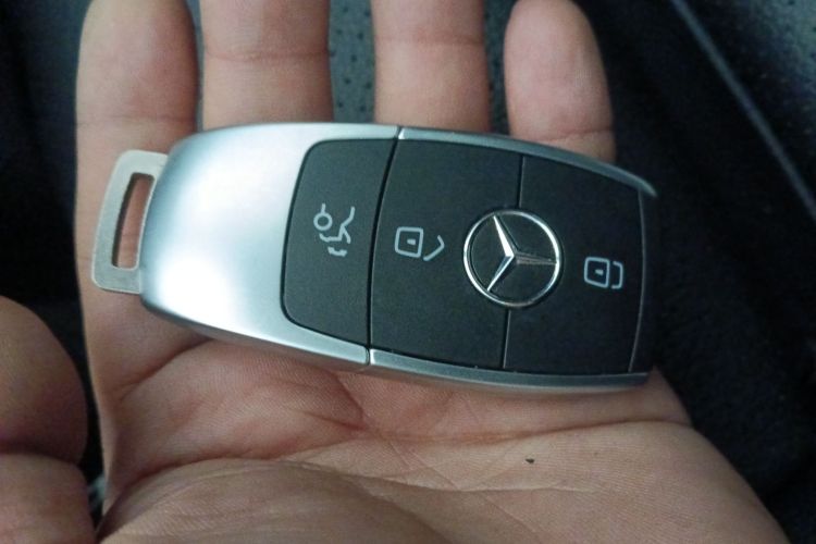 奔驰C级 2020款 C 260 L 运动版中控内饰11