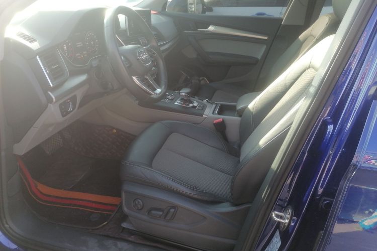 奥迪Q5L 2018款 45 TFSI 尊享时尚型 国V局部细节19