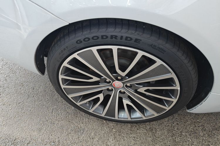 捷豹XJ 2016款 XJL 3.0 SC 两驱典雅商务版车身外观6008