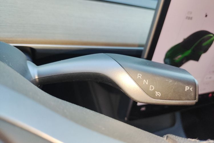 特斯拉 Model 3 2021款 标准续航后驱升级版中控内饰18