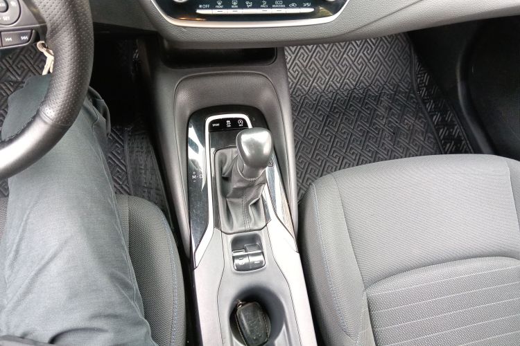 丰田 雷凌 2019款 185T CVT运动版 国VI中控内饰18