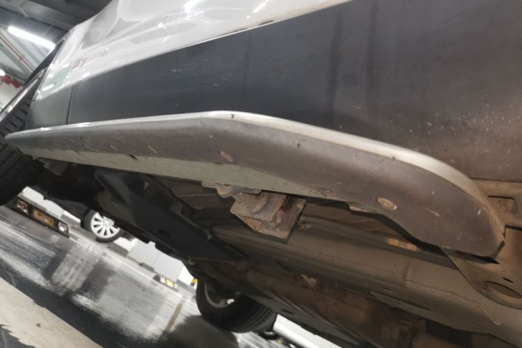 路虎 发现神行 2017款 2.0T HSE局部细节9001