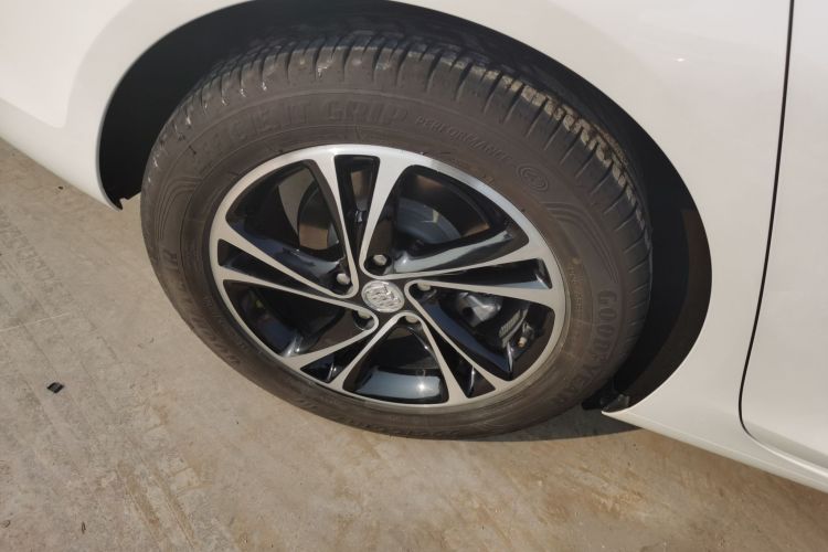 别克 君威 2023款 552T 智享型车身外观6008