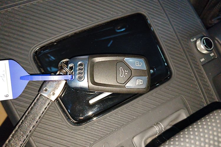 奥迪Q5L 2025款 40 TFSI 时尚动感型中控内饰7001