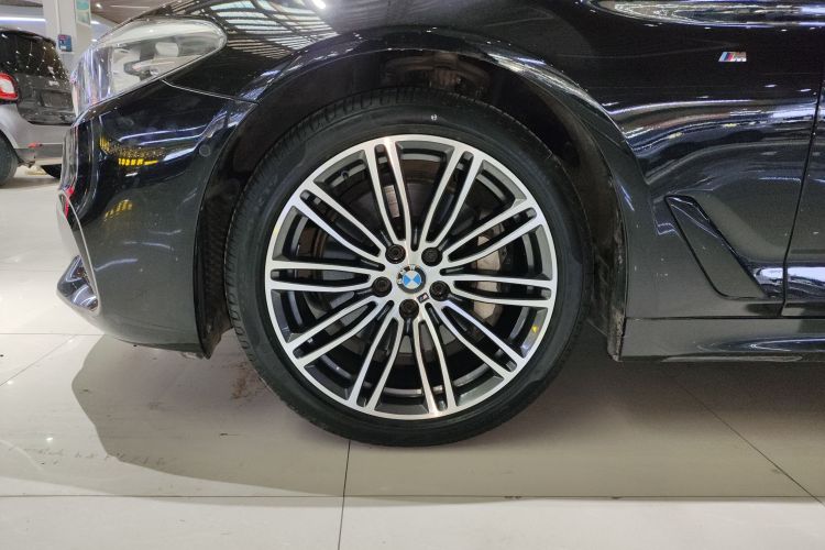 宝马5系 2018款 530Li xDrive M运动套装车身外观6007