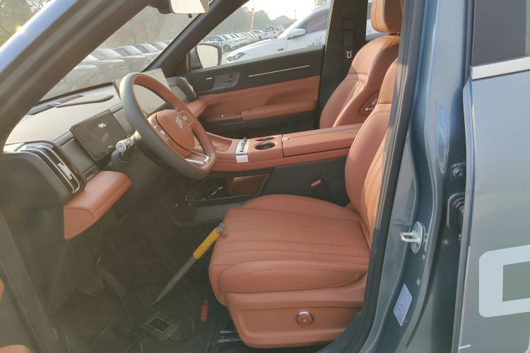 捷途X70L 2026款 2.0TD 自动旗舰 7座中控内饰19