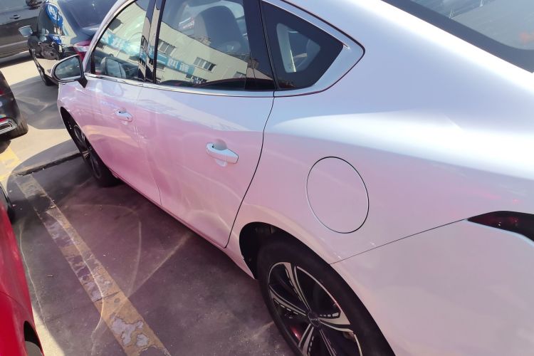 比亚迪 驱逐舰05 2023款 冠军版 DM-i 120KM 尊贵型车身外观4