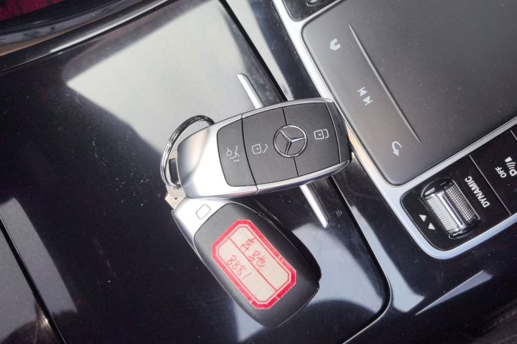 奔驰EQC 2021款 EQC 400 4MATIC中控内饰11