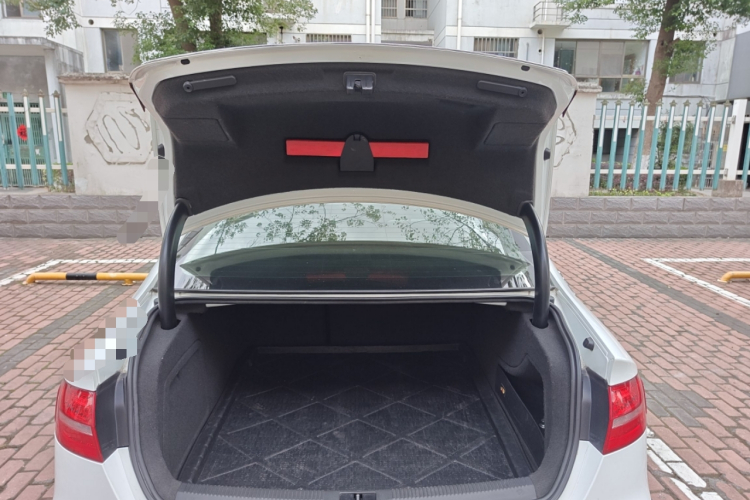 奥迪A4L 2013款 35 TFSI 自动标准型局部细节23