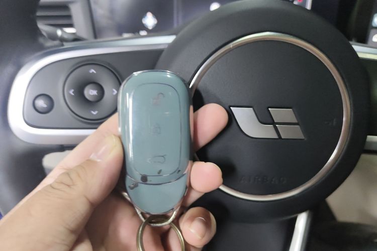 理想汽车 理想ONE 2020款 增程6座版中控内饰7001