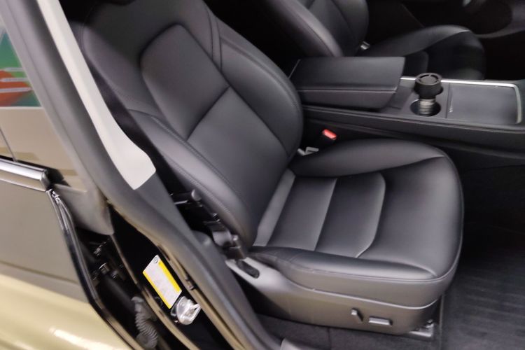 特斯拉 Model Y 2023款 后轮驱动版局部细节41