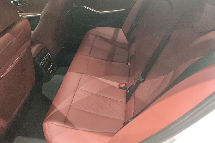 宝马3系 2025款 330i M运动曜夜套装中控内饰7004