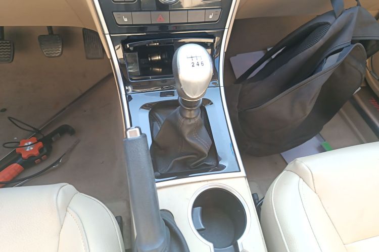 哈弗H2 2014款 1.5T 手动两驱精英版中控内饰18