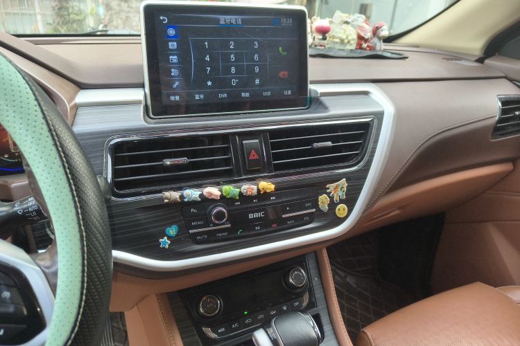北汽幻速S7 2018款 1.5T 自动尊贵型中控内饰16