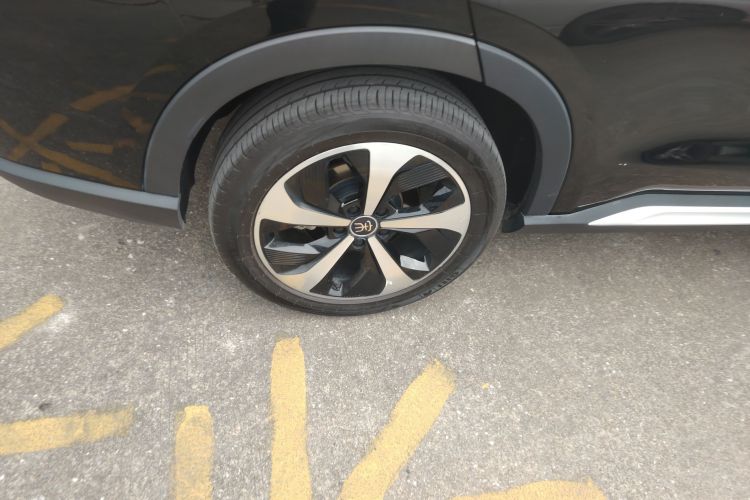 比亚迪 宋PLUS新能源 2021款 EV 旗舰型车身外观6008