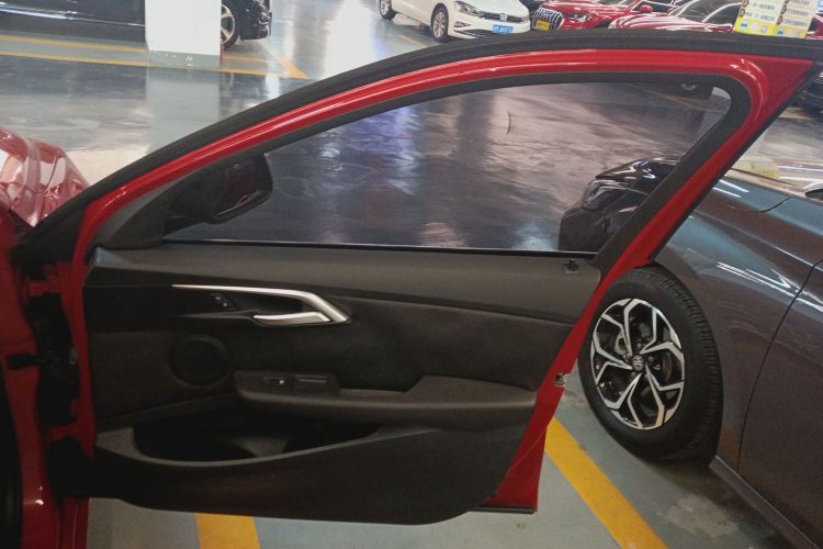 宝马1系 2018款 118i 时尚型中控内饰7005