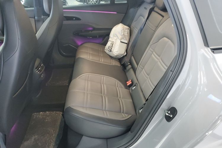 红旗EH7 2024款 690 Pro中控内饰21