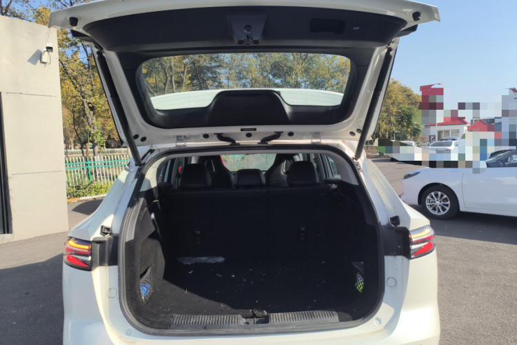 荣威D5X DMH 2024款 135科技版机舱底盘23