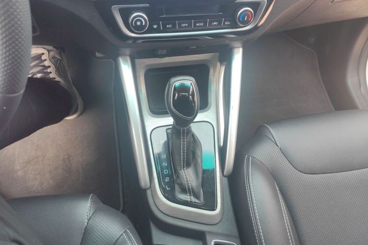 吉利汽车 远景X3 2017款 1.5L 自动尊贵型中控内饰18