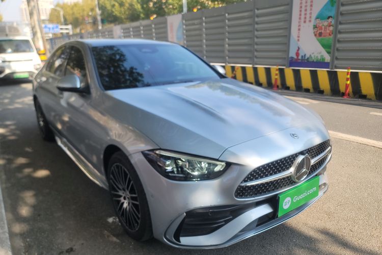 奔驰C级 2022款 改款 C 260 L 运动版车身外观3