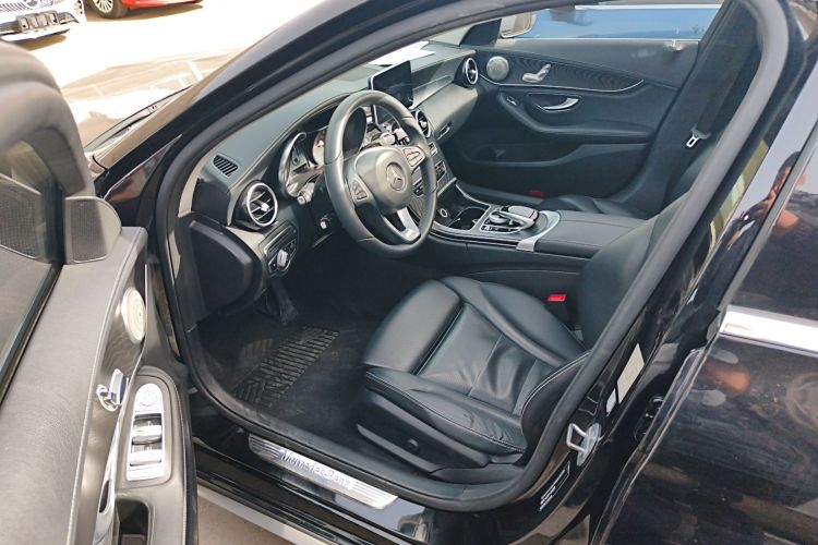 奔驰C级 2018款 C 180 L 时尚型运动版中控内饰20