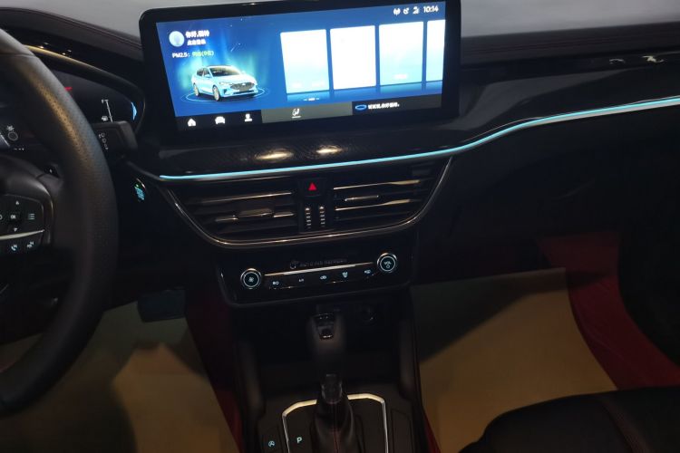 福特 福克斯 2022款 三厢 EcoBoost 180 自动ST Line中控内饰16