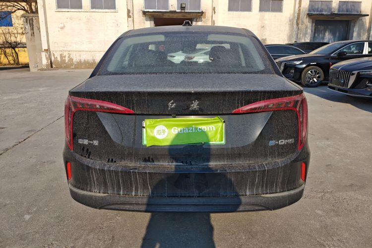 红旗E-QM5 2023款 改款 基础出行版车身外观6