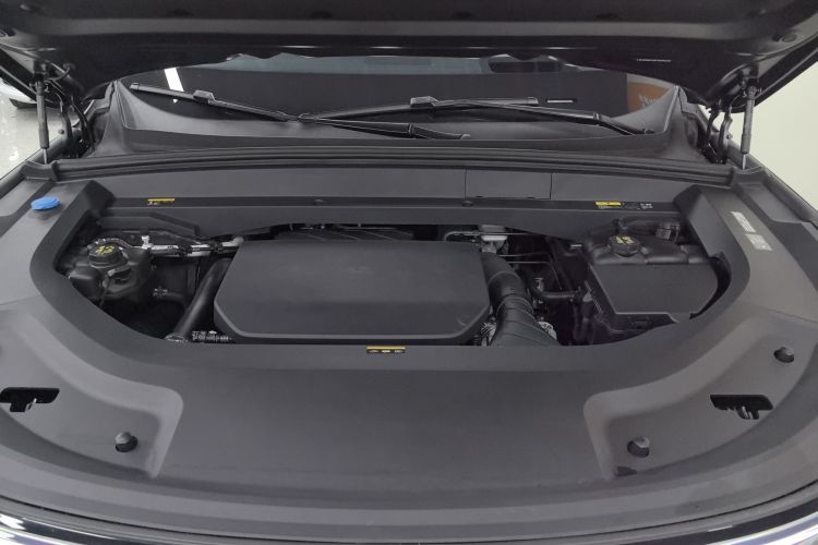 理想汽车 理想L8 2023款 Pro机舱底盘24