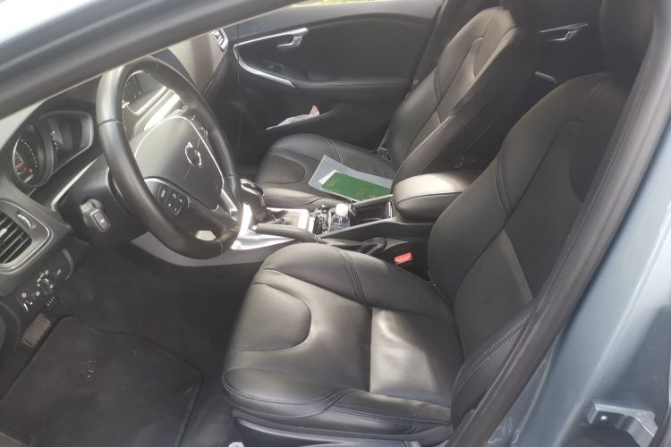 沃尔沃V40 2017款 T3 智雅版中控内饰19