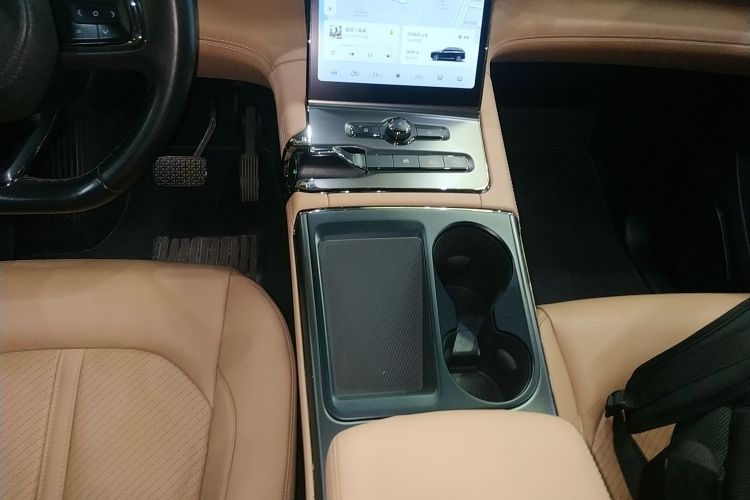 蔚来ES6 2020款 600KM 运动版中控内饰18