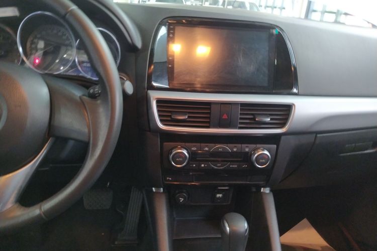 马自达CX-5 2015款 2.0L 自动两驱都市型中控内饰16