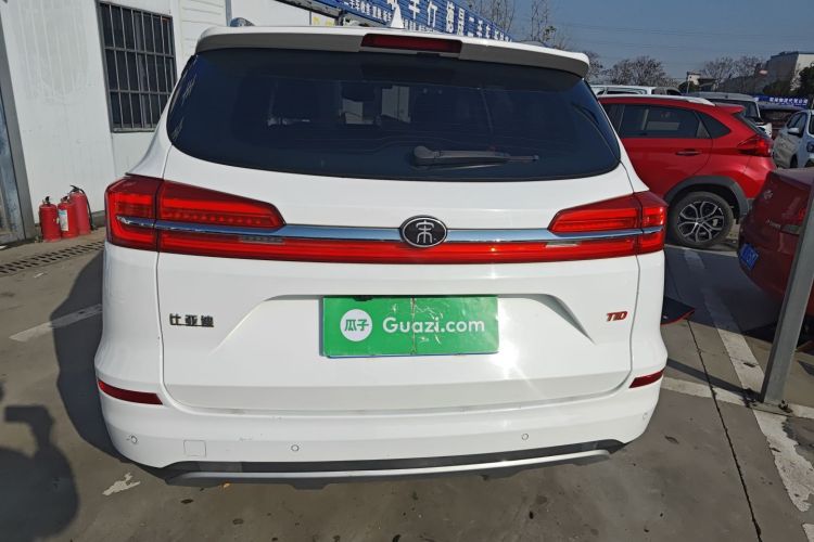 比亚迪 宋 2019款 1.5TI 自动智联越耀型车身外观6