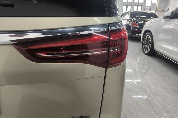 别克GL8 2023款 ES陆尊 尊享型车身外观9